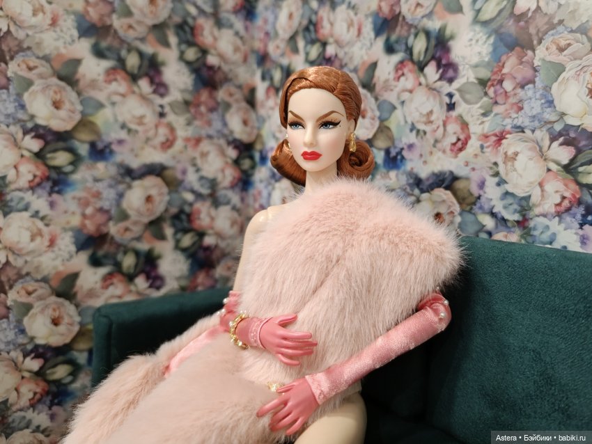 Баронесса и ее подруга. Показ мод (фото 6)