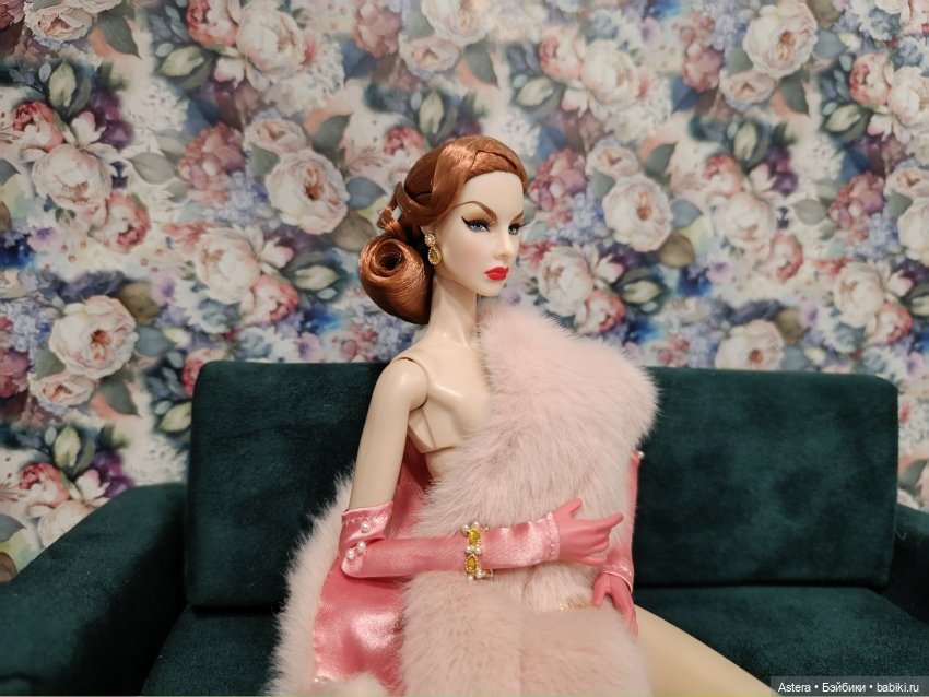 Баронесса и ее подруга. Показ мод (фото 5)