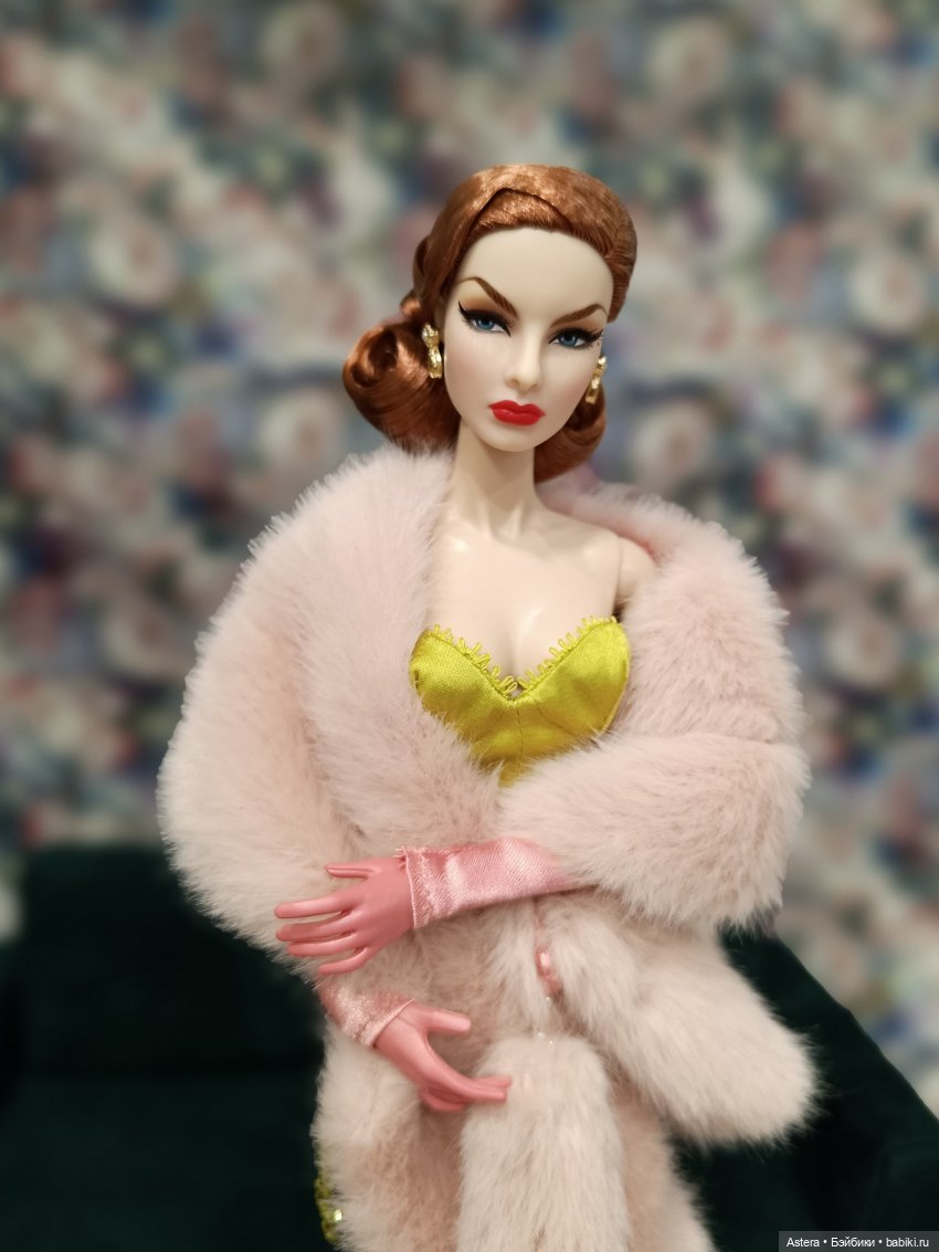 Баронесса и ее подруга. Показ мод