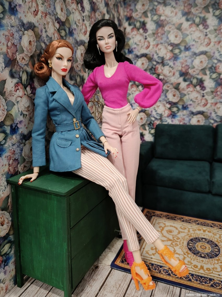 Баронесса и ее подруга. Показ мод