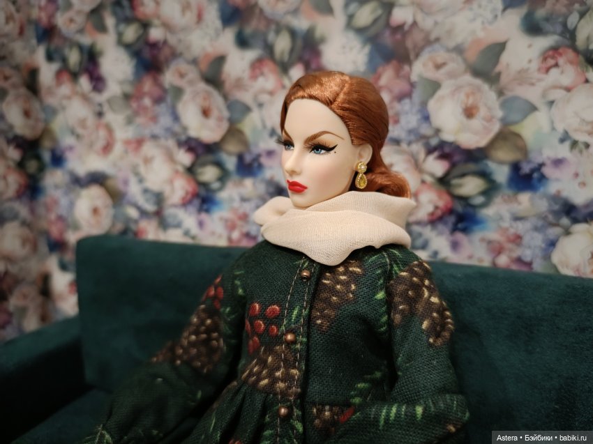 Баронесса и ее подруга. Показ мод. Продолжение