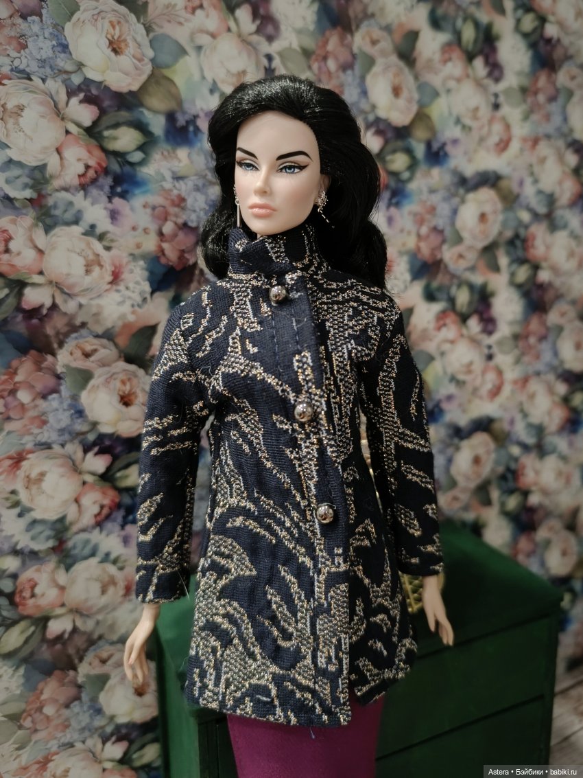 Баронесса и ее подруга. Показ мод. Продолжение