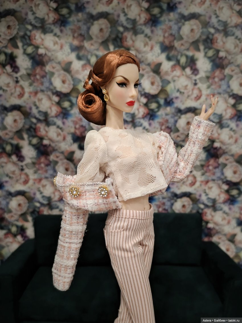 Баронесса и ее подруга. Показ мод. Продолжение (фото 6)