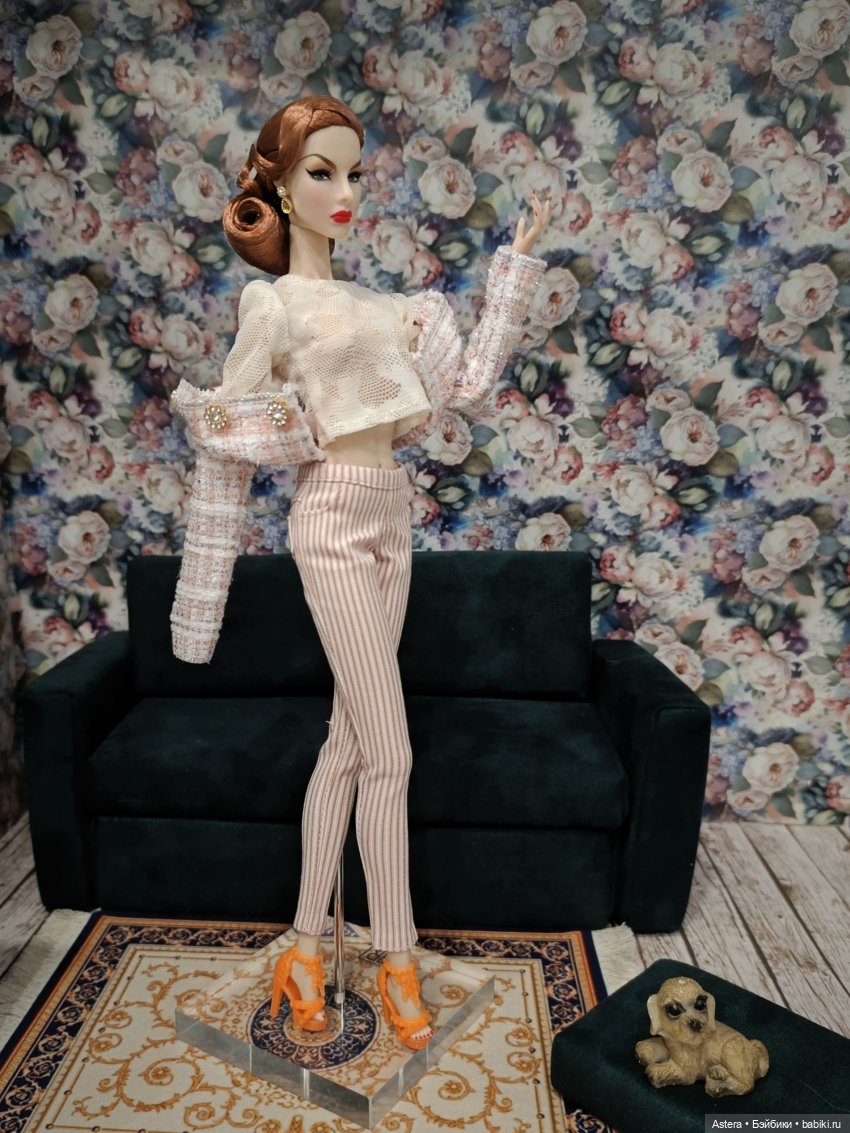 Баронесса и ее подруга. Показ мод. Продолжение (фото 5)