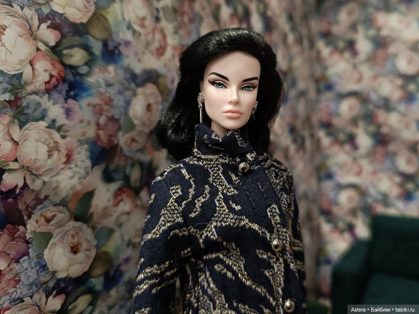 Баронесса и ее подруга. Показ мод. Продолжение