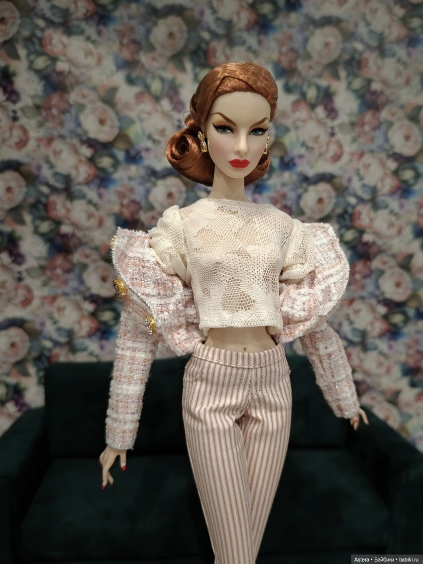 Баронесса и ее подруга. Показ мод. Продолжение (фото 4)