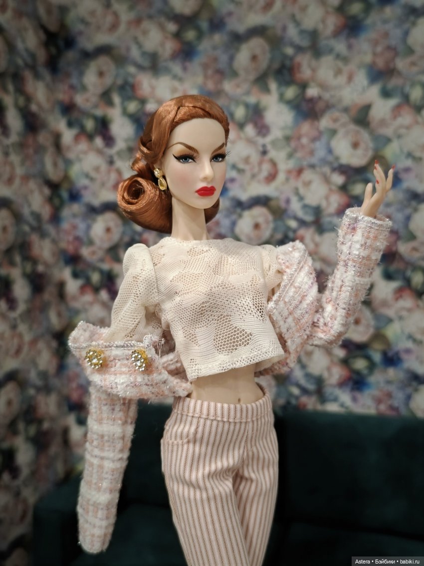 Баронесса и ее подруга. Показ мод. Продолжение (фото 7)