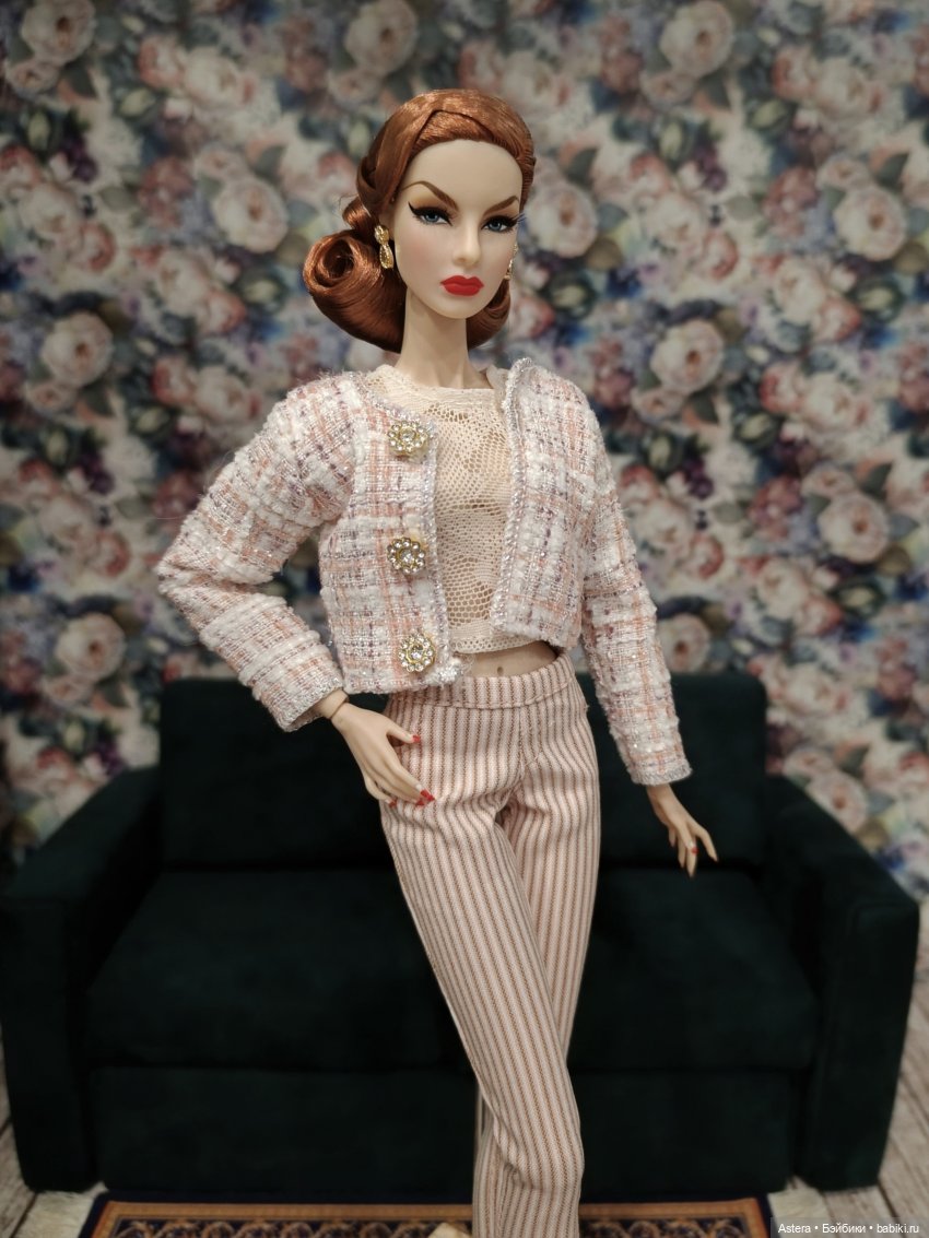 Баронесса и ее подруга. Показ мод. Продолжение (фото 2)