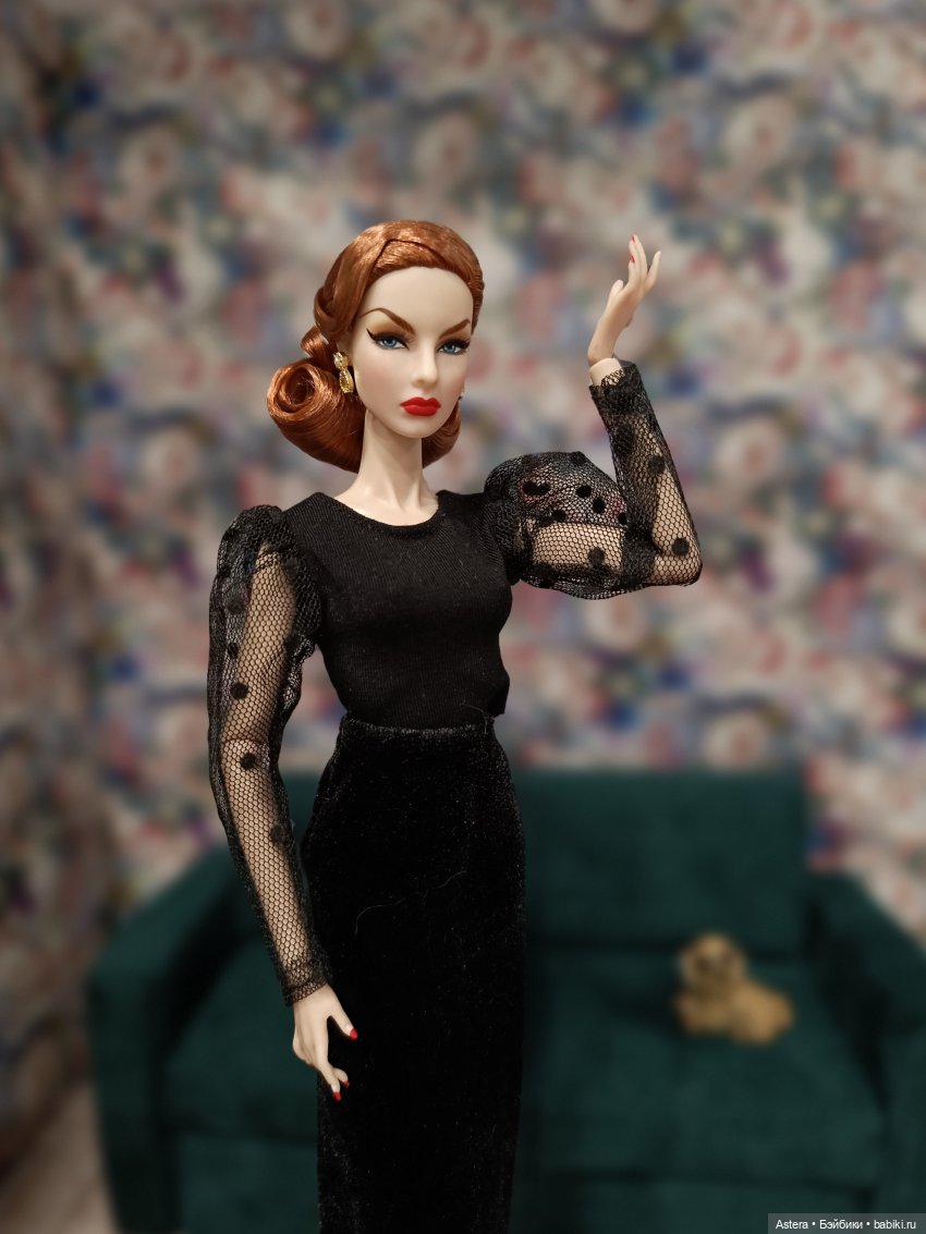 Баронесса и ее подруга. Показ мод. Продолжение