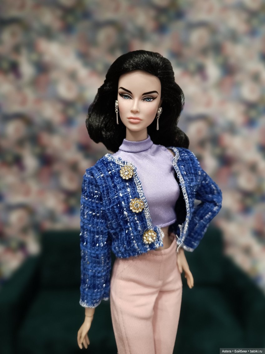 Баронесса и ее подруга. Показ мод. Продолжение