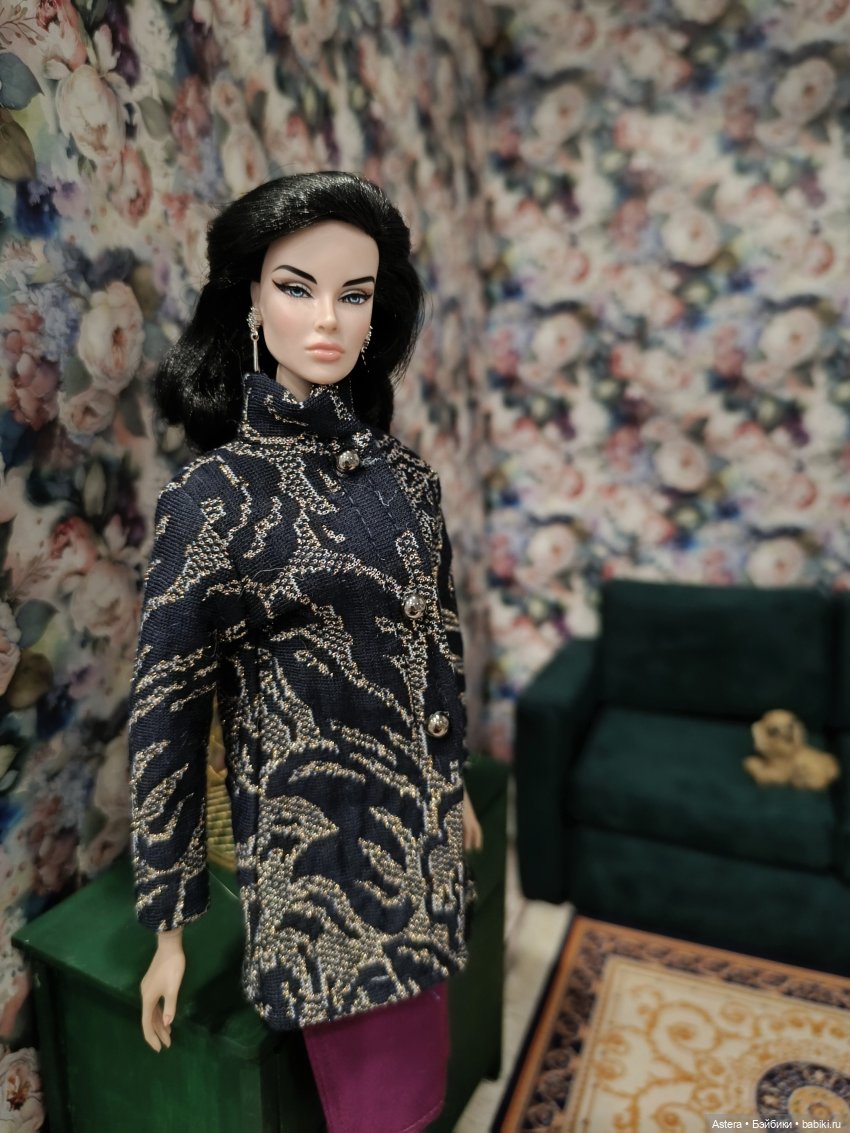 Баронесса и ее подруга. Показ мод. Продолжение