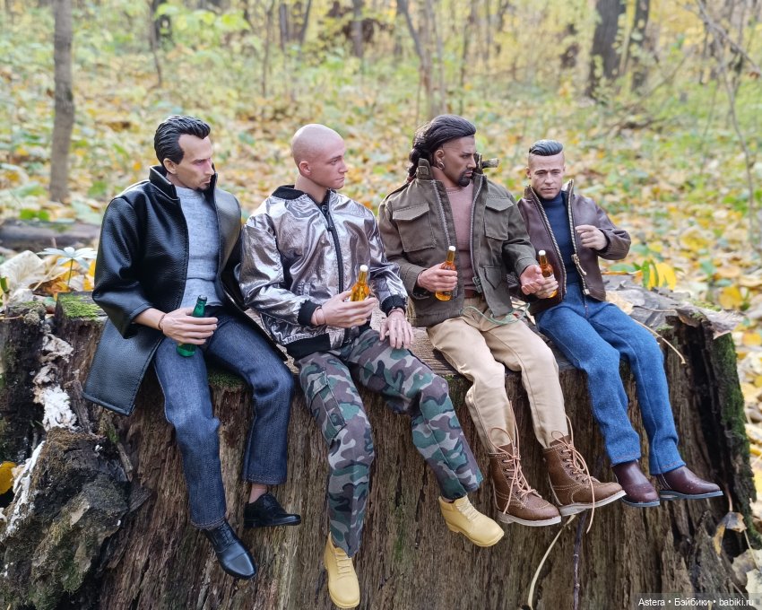 Парни гуляют в лесу — Коллекционные экшн