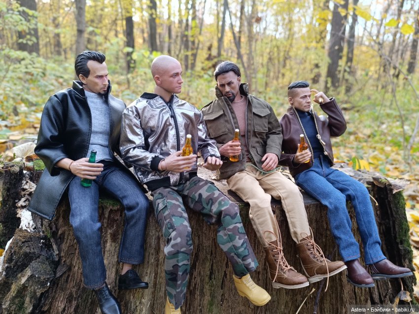 Парни гуляют в лесу — Коллекционные экшн