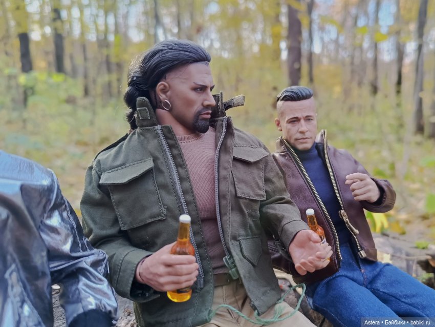 Парни гуляют в лесу — Коллекционные экшн