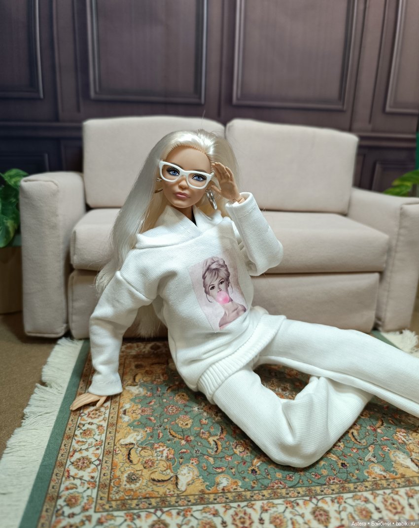 Кит, Руни и розовый диван (фото 8)