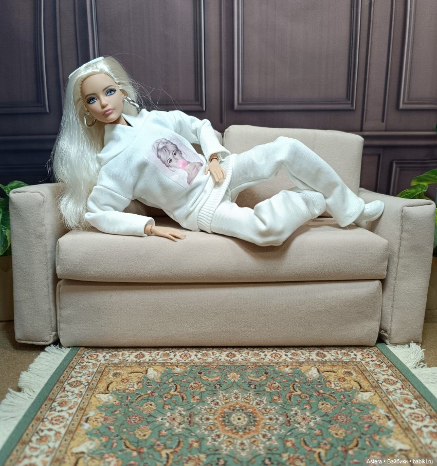 Кит, Руни и розовый диван (фото 5)