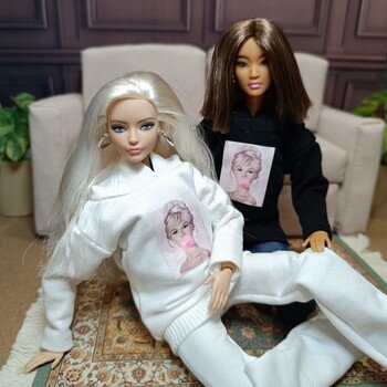 Кит, Руни и розовый диван