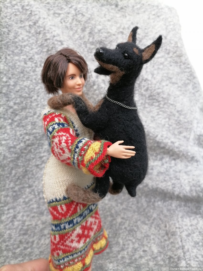 Доберман на ручках