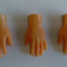 Лот кистей рук для куклы