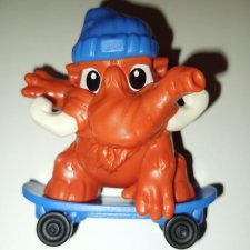 Мамонт из огромного Киндера