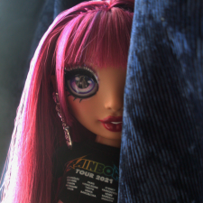 Мила сменила сторону