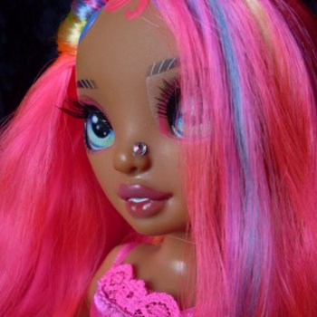 Кармен снова меняет образ