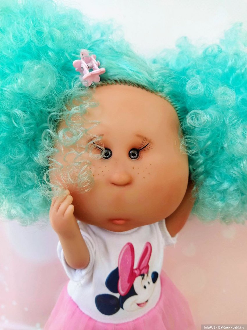 Девочка кудряшка из булочной 😋