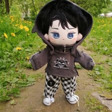 Прогулка с плюшевым милахой Ван Ибо.