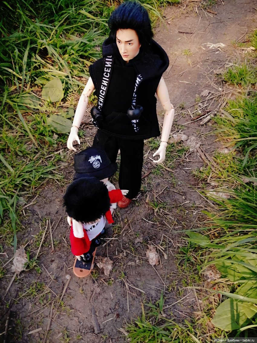 Bozhan: отдых в пригородном лесу. Взяли с собой Лео и младших