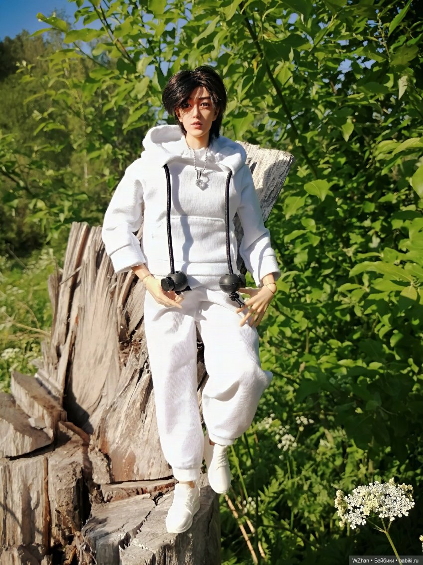 Bozhan: отдых в пригородном лесу. Взяли с собой Лео и младших