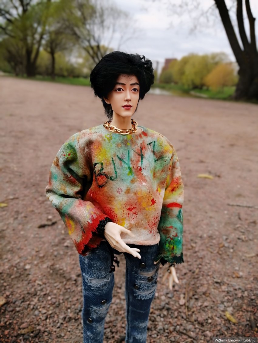 Сяо Чжань, прогулка в майской прохладе