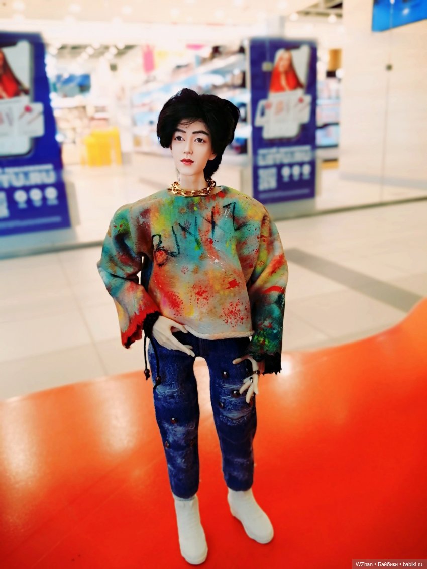 Сяо Чжань, прогулка в майской прохладе