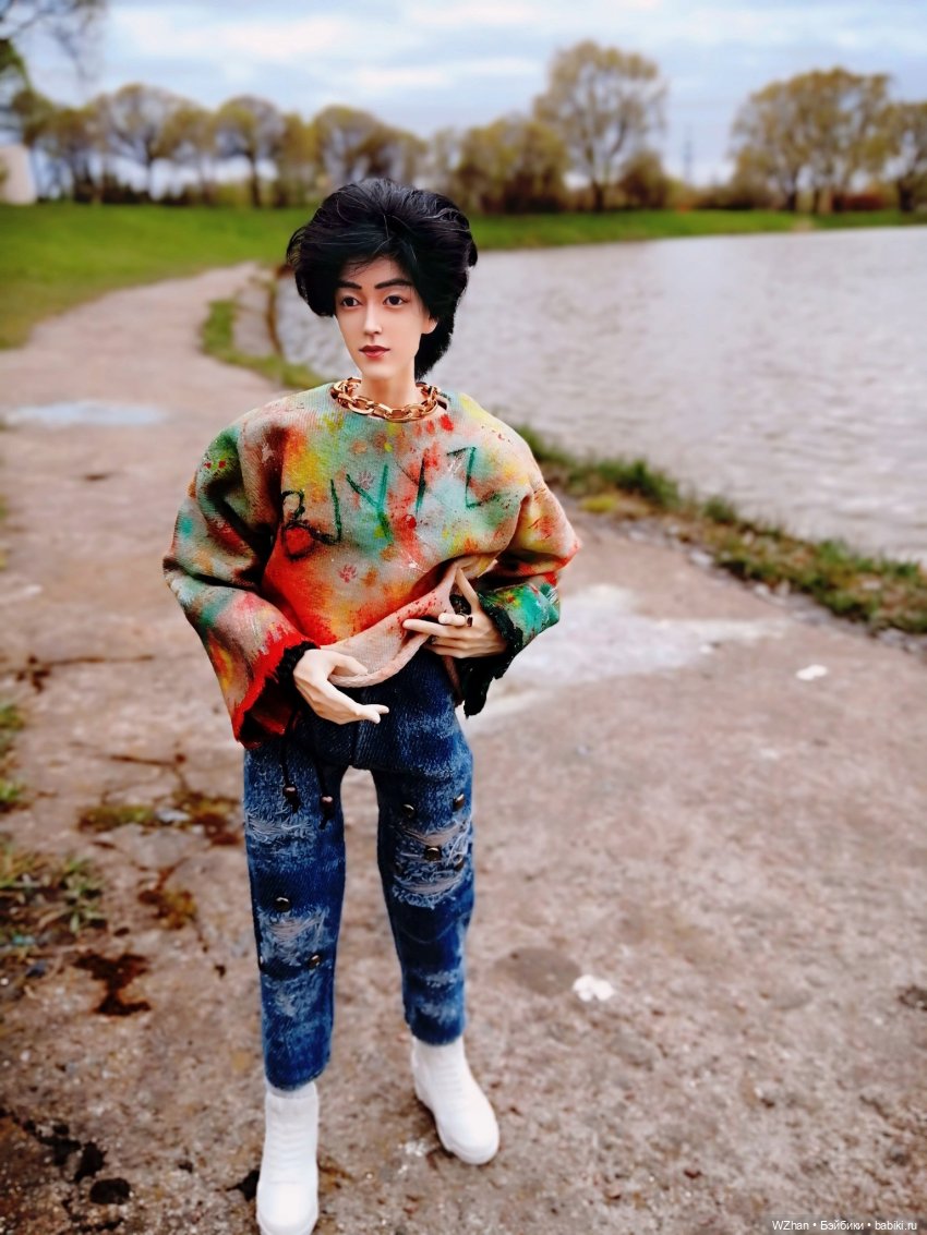 Сяо Чжань, прогулка в майской прохладе