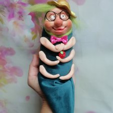 Гусеница Мотя Обжоркин