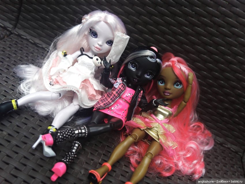 Моя первая прогулка с куклами