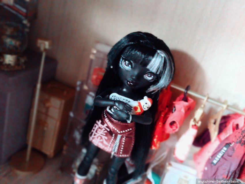 Новый образ Шанель | Бэйбики Новый образ Шанель — Куклы Rainbow High (Рейнбоу Хай (фото 8)