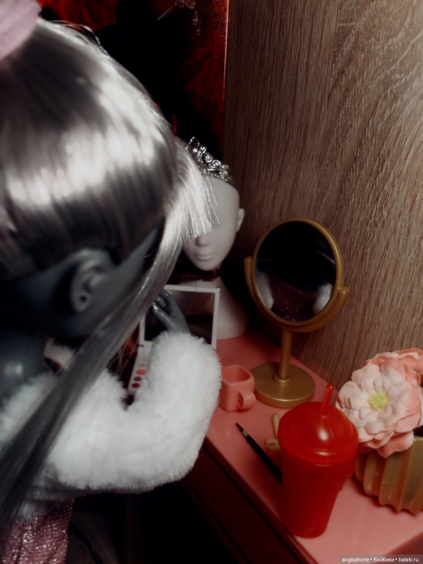 Шкаф для РХ — Куклы Rainbow High (Рейнбоу Хай