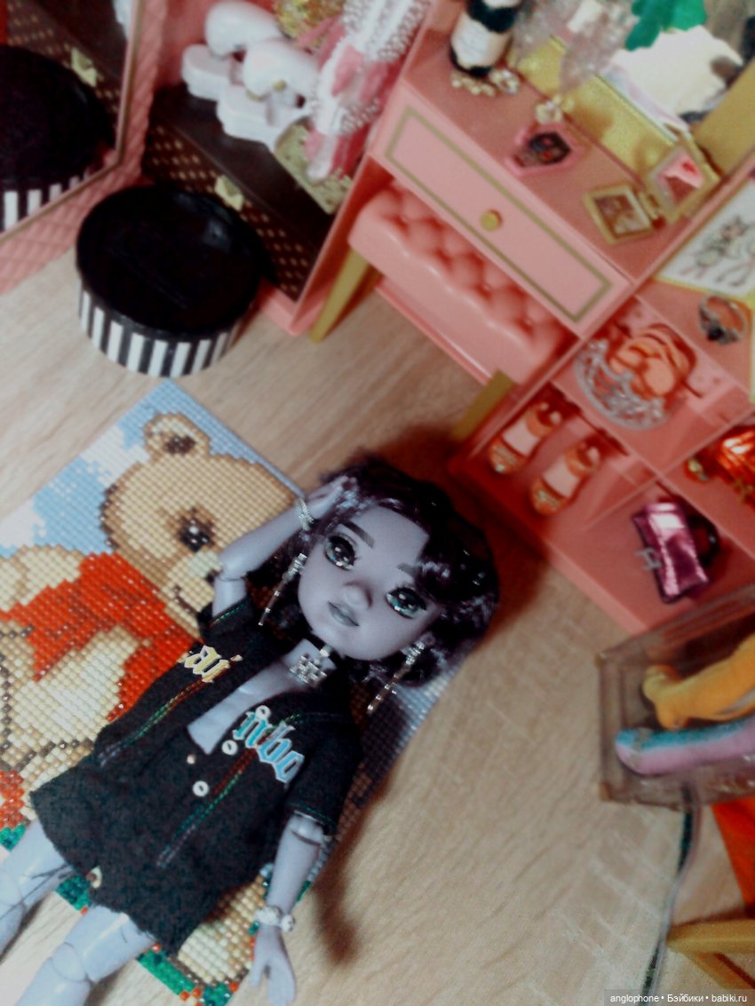 Шкаф для РХ — Куклы Rainbow High (Рейнбоу Хай