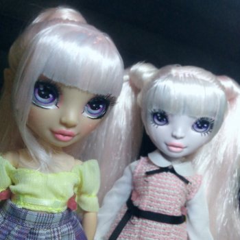 Белла с чёлкой