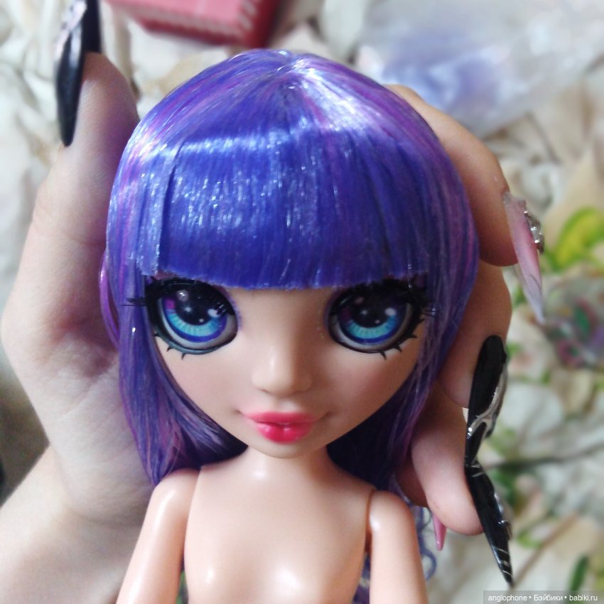 Стрижём и укладываем челку RH