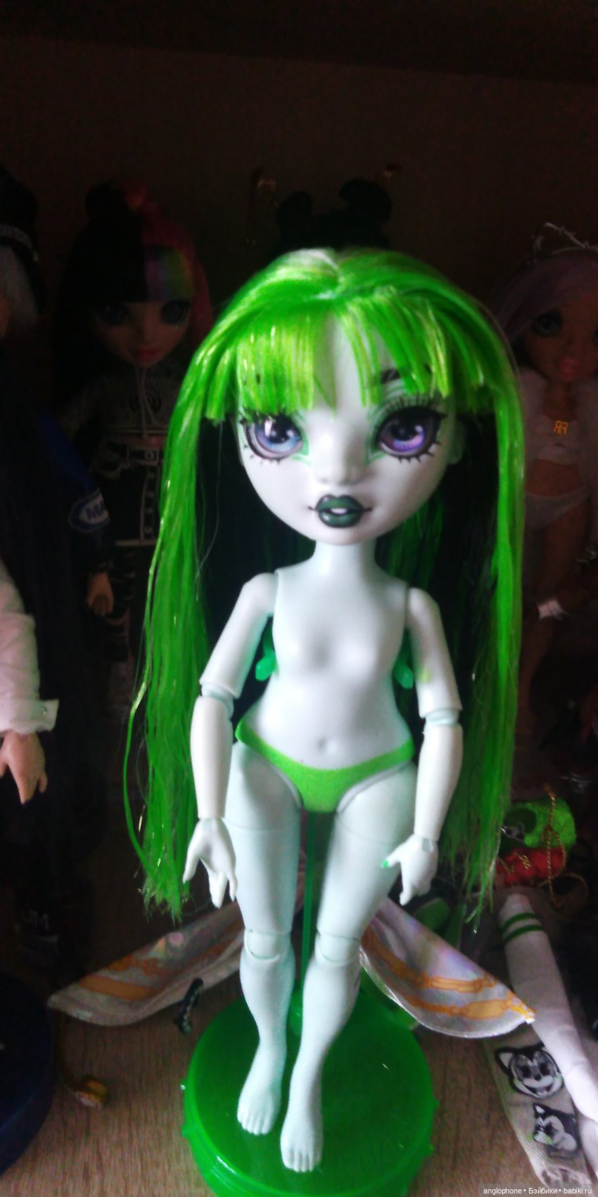 Стрижём и укладываем челку RH (фото 4)