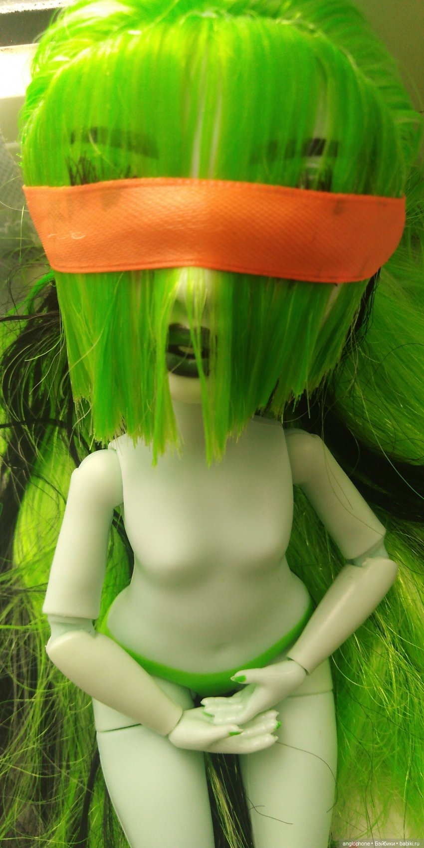 Стрижём и укладываем челку RH (фото 2)