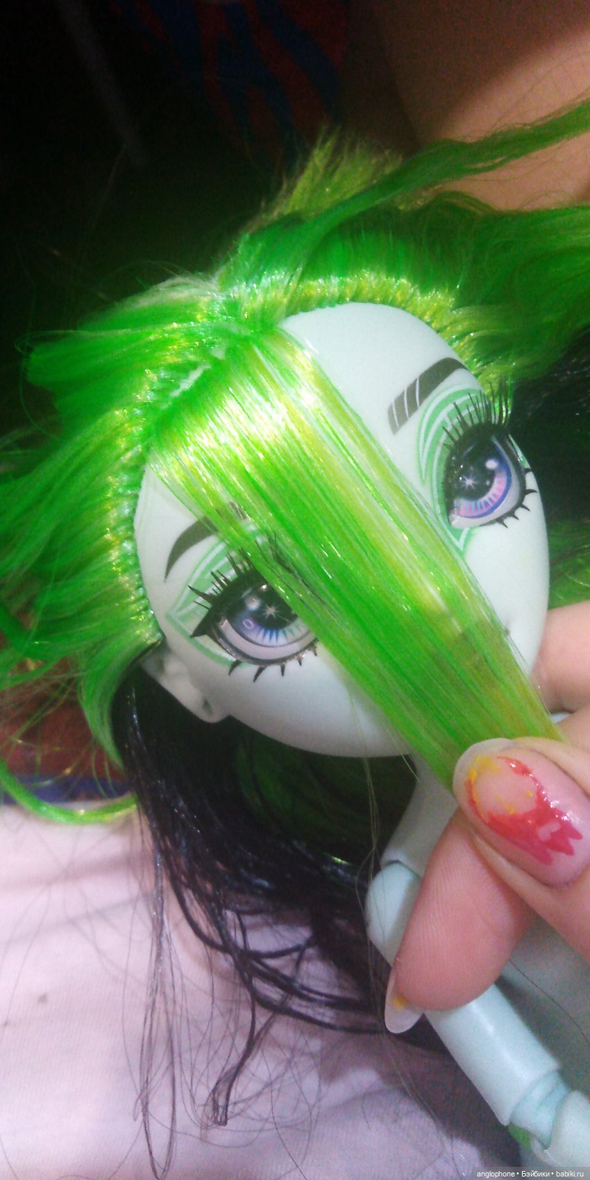 Стрижём и укладываем челку RH