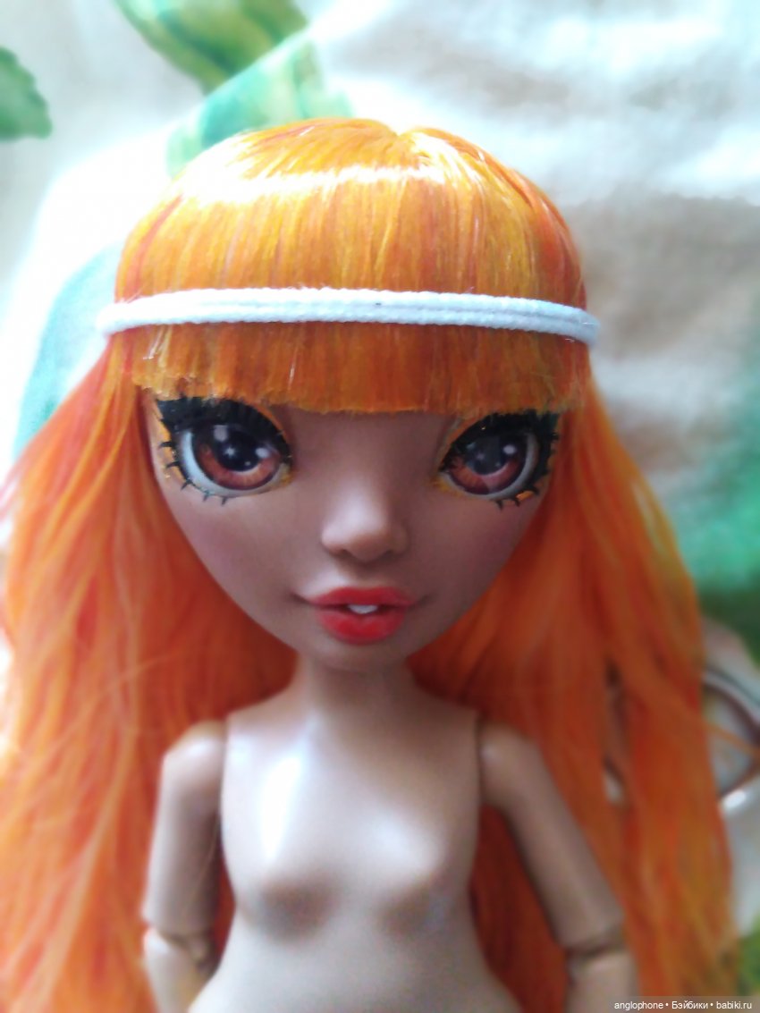 Стрижём и укладываем челку RH