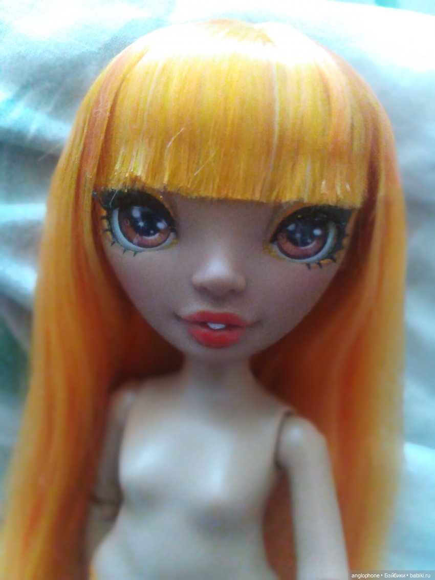 Стрижём и укладываем челку RH