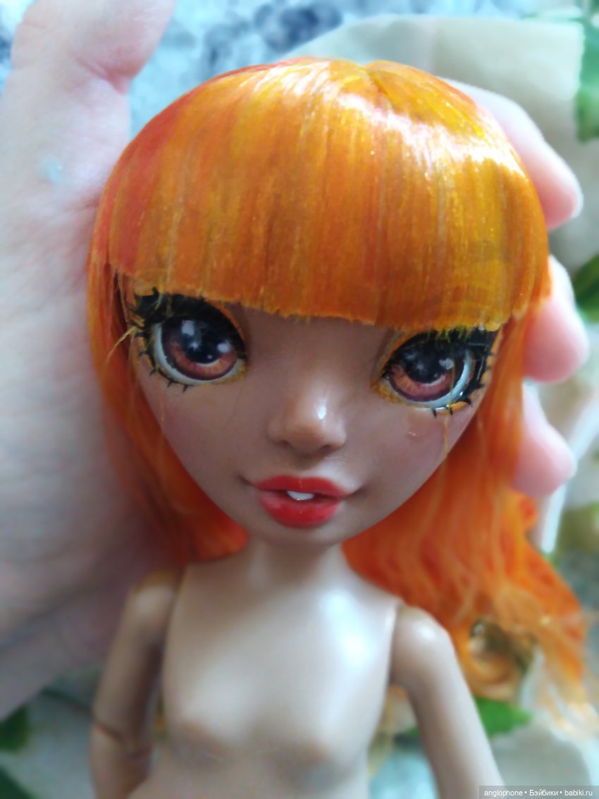 Стрижём и укладываем челку RH