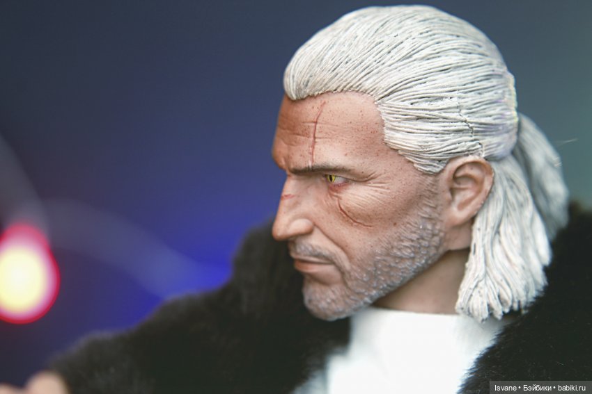 Моя коллекция. Кукольные мужчины: Эндрю "Бесяра" Пиктон. (Geralt of Rivia, the White Wolf Head Sculpt) (фото 3)