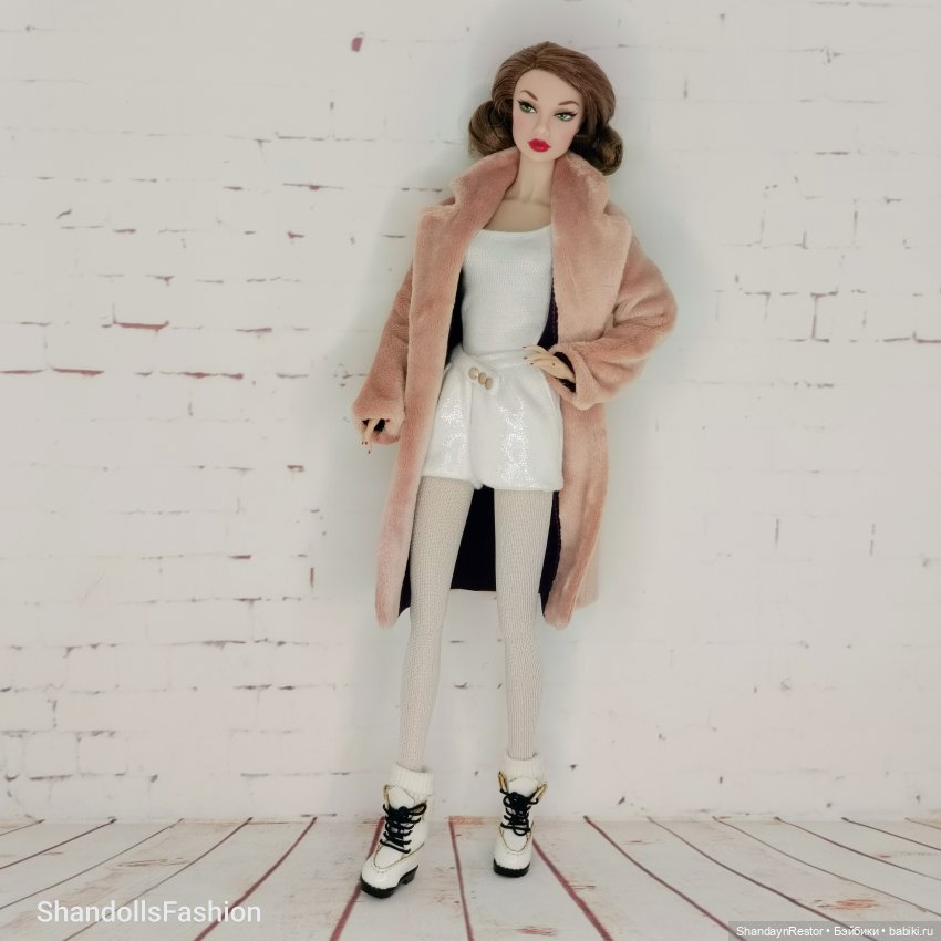 Комплект с шубой на Поппи Паркер