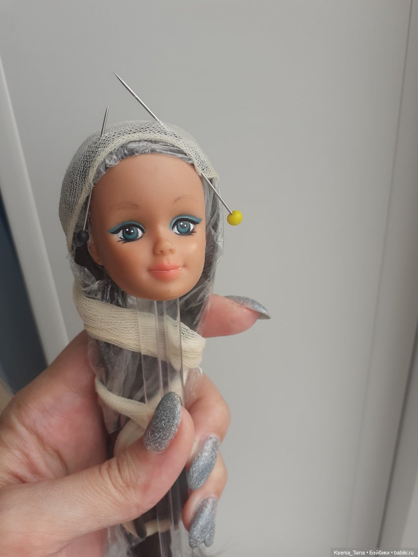 Петра - из блондинки в брюнетку