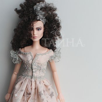 Нетипичный образ для Беллатрисы.